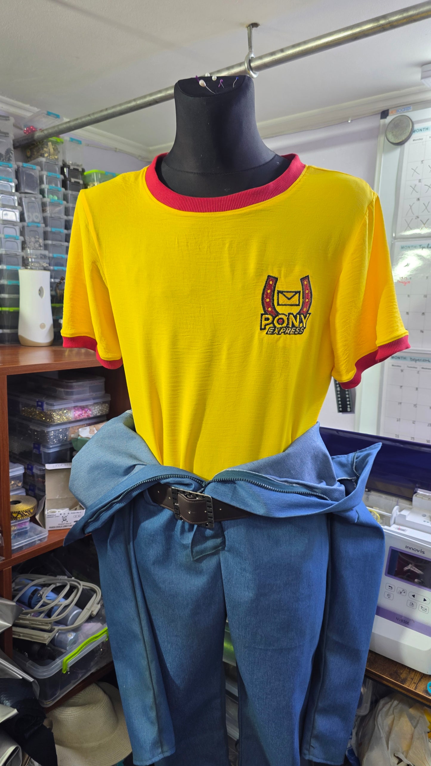 Curly cosplay outfit pony express