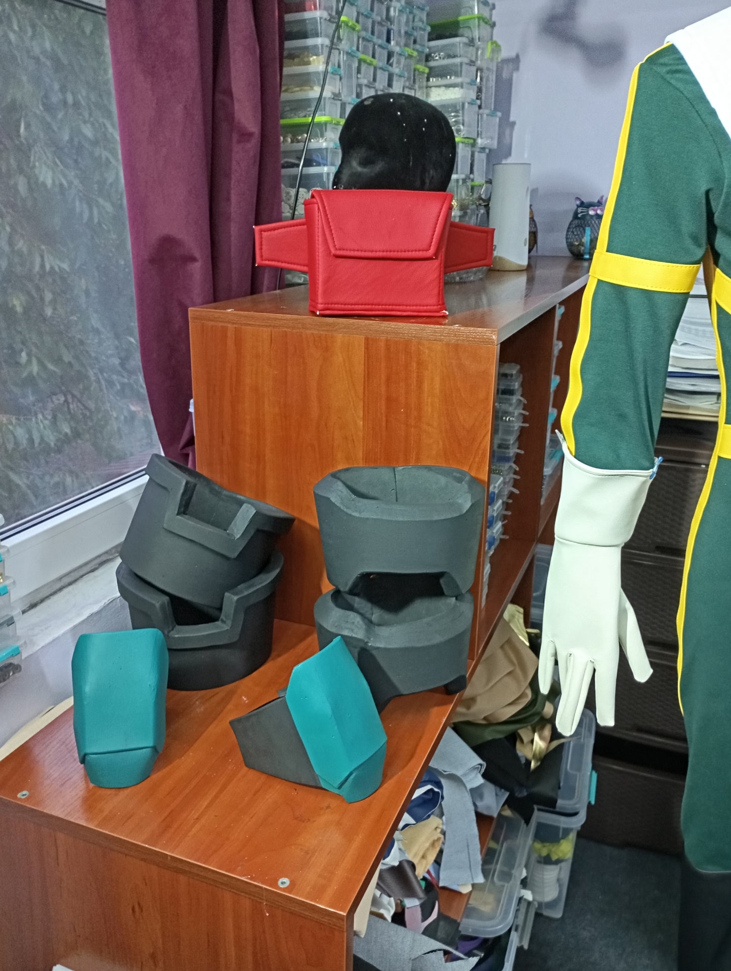 Deku Midoriya cosplay outfit with airforce gloves