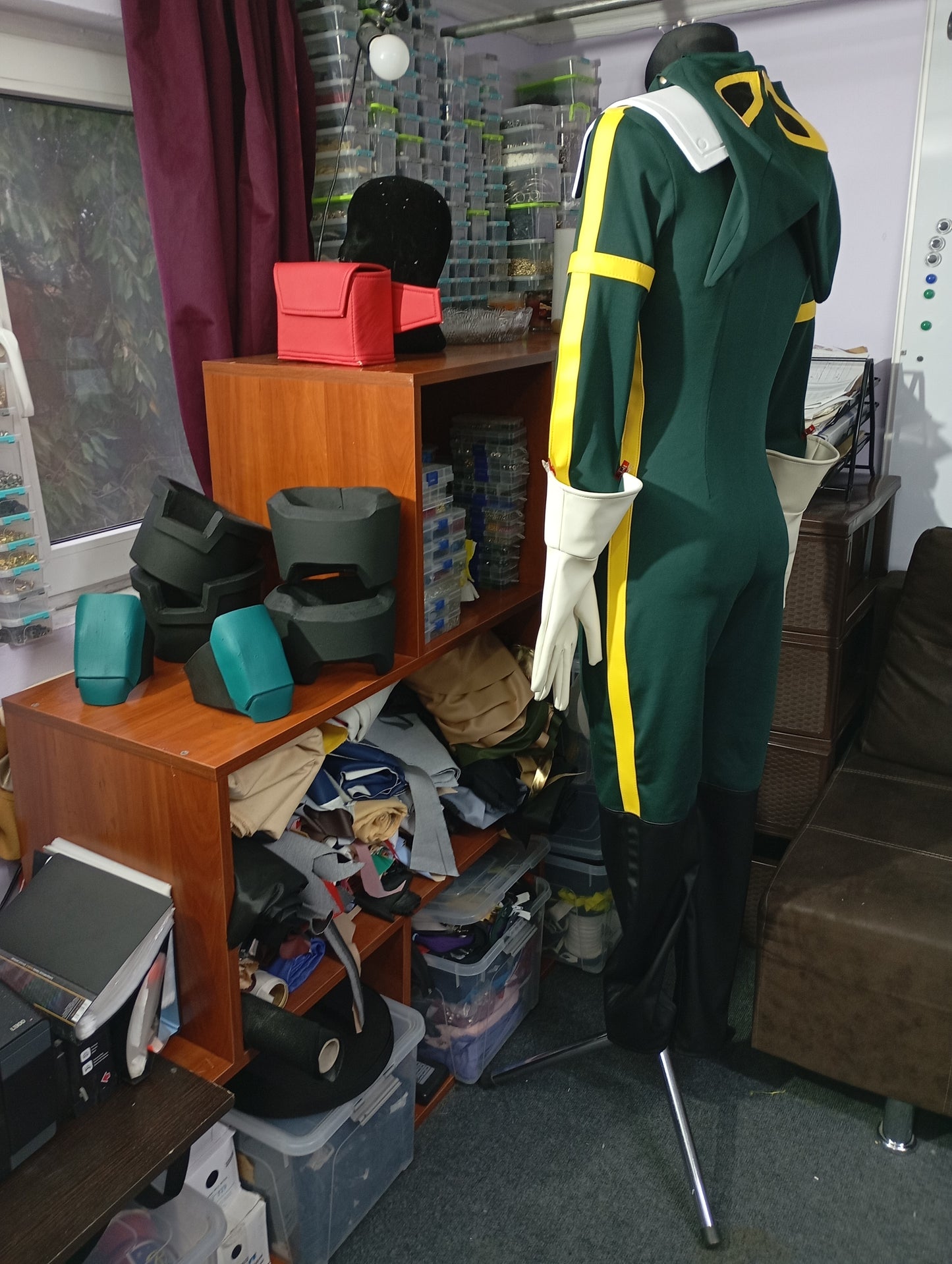 Deku Midoriya cosplay outfit with airforce gloves