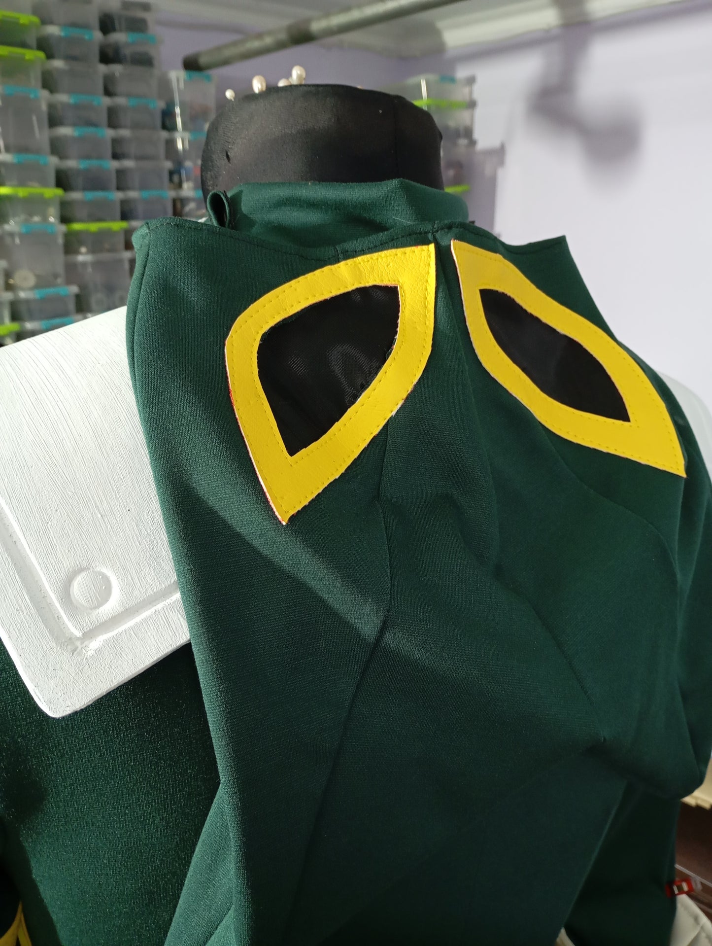 Deku Midoriya cosplay outfit with airforce gloves