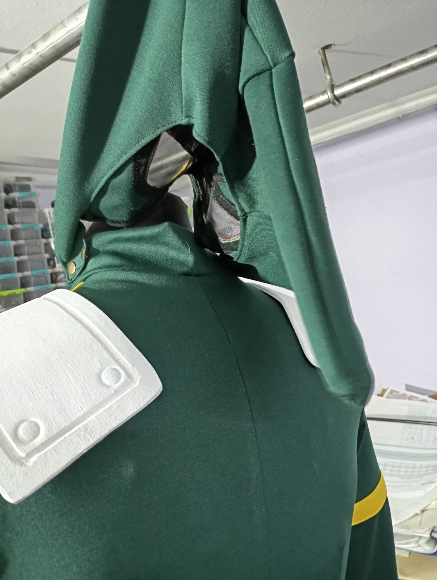 Deku Midoriya cosplay outfit with airforce gloves