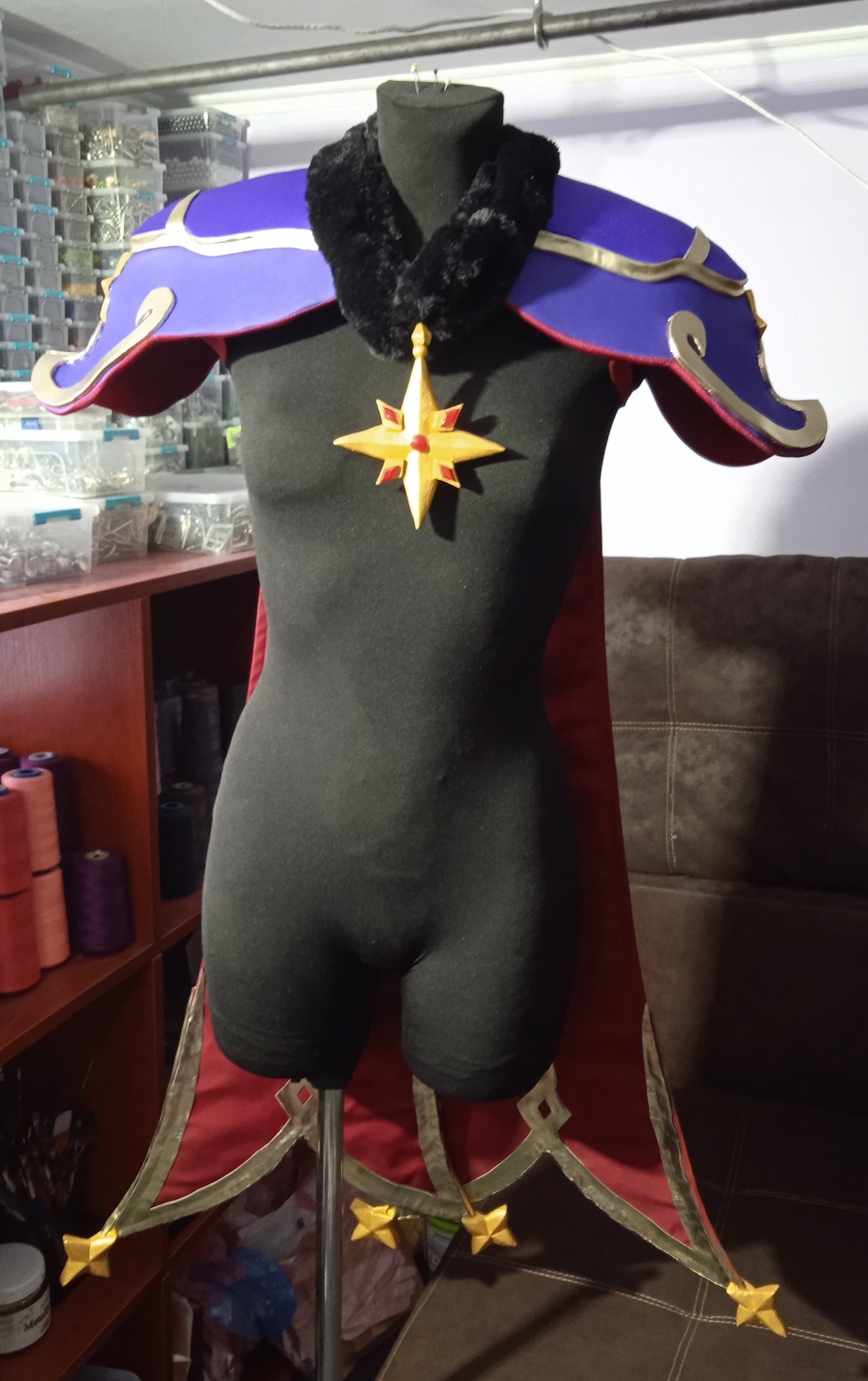Mona Megistus cosplay outfit