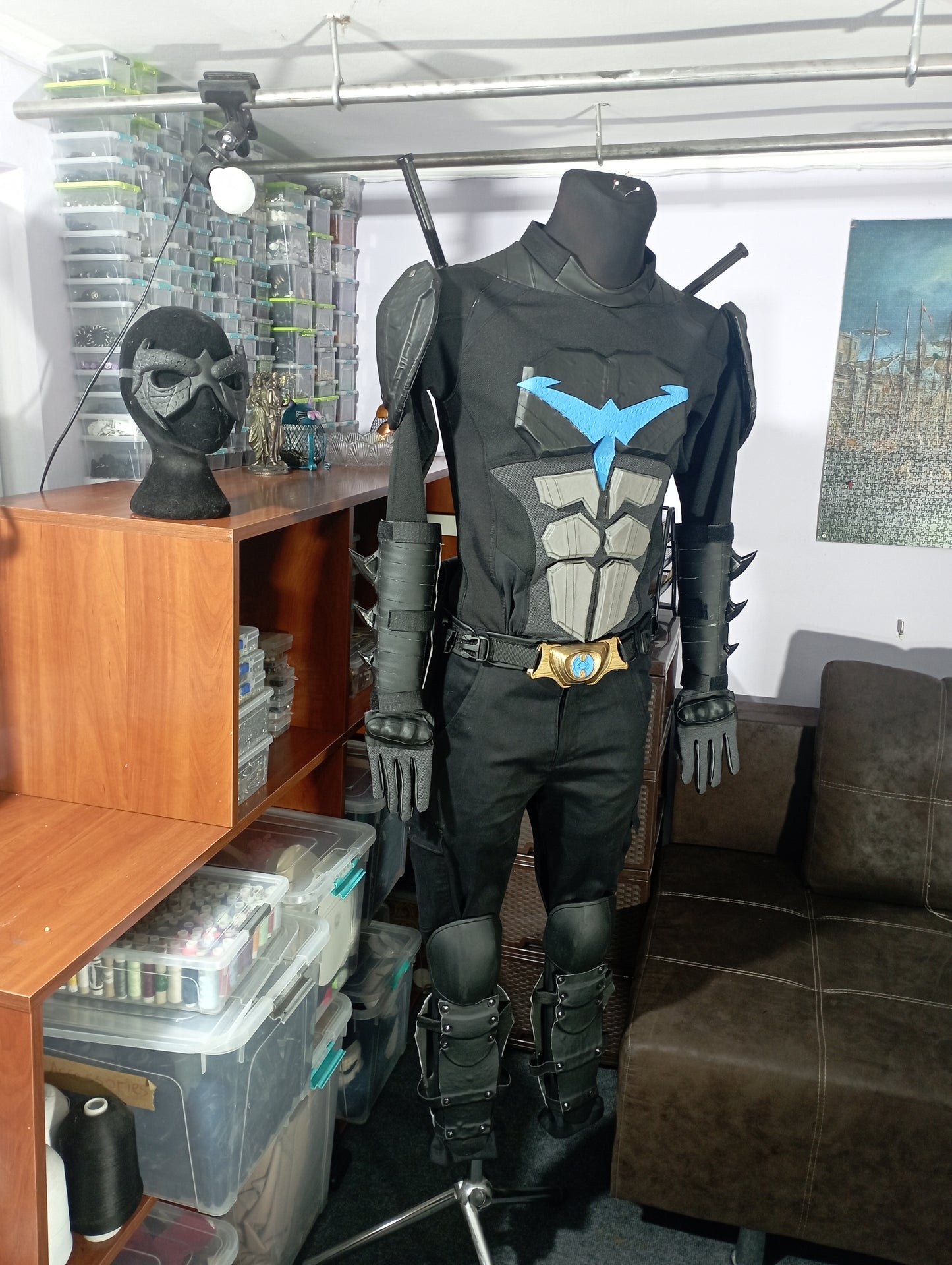 Nightwing cosplay in young justice colours