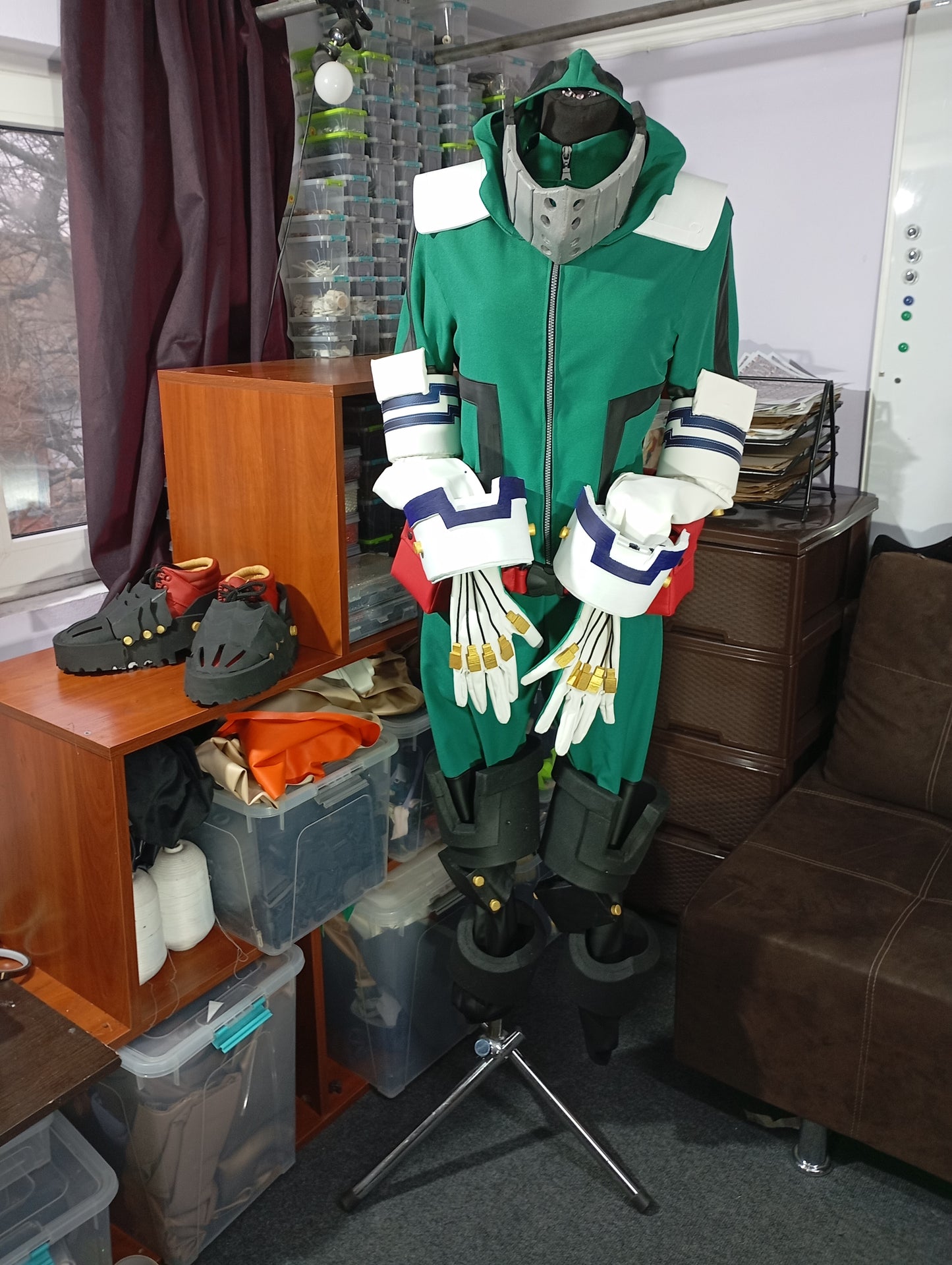 Deku Midoriya cosplay outfit with airforce gloves