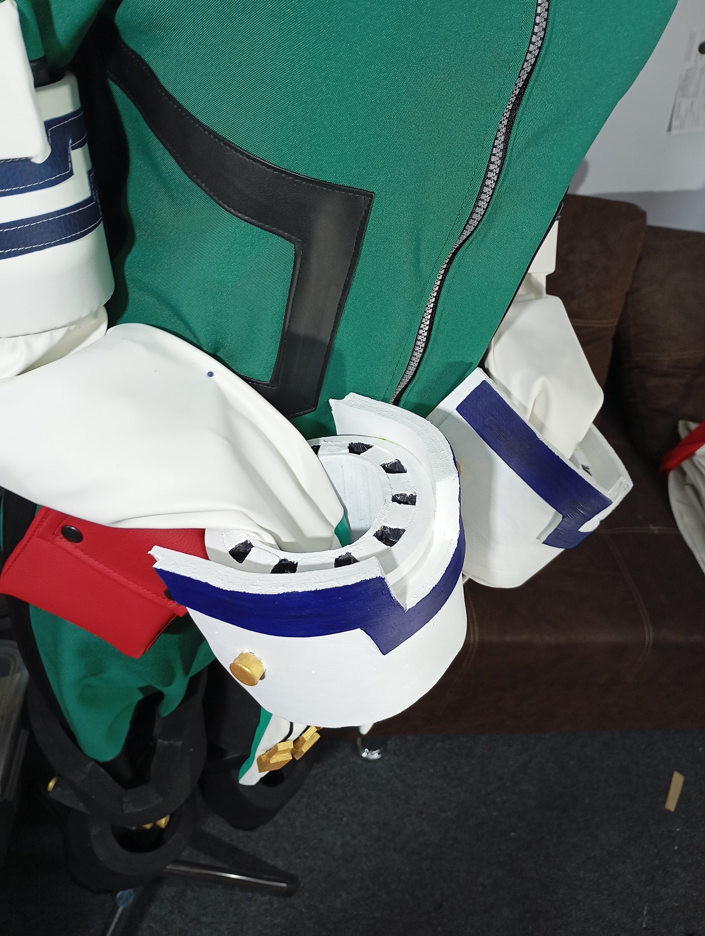 Deku Midoriya cosplay outfit with airforce gloves