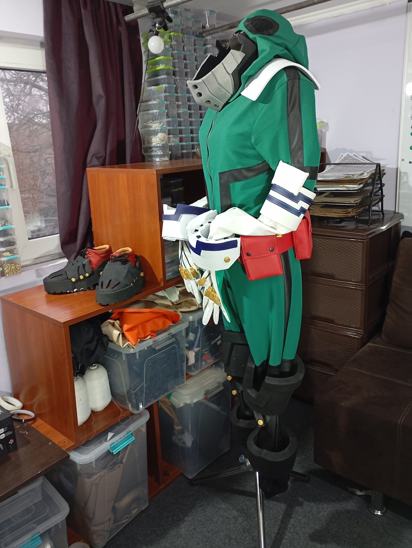 Deku Midoriya cosplay outfit with airforce gloves