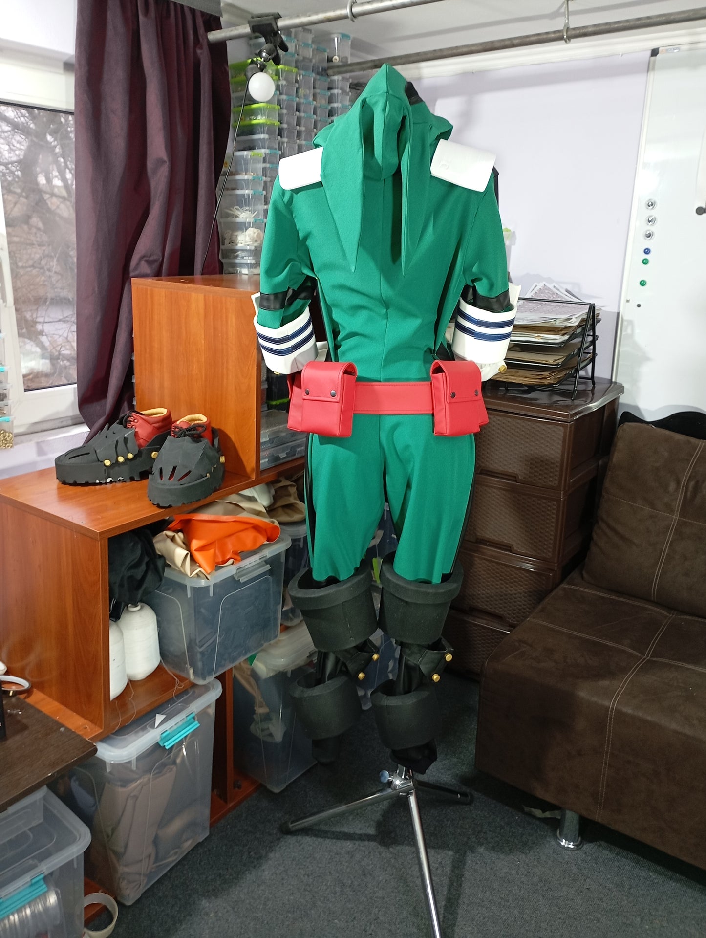 Deku Midoriya cosplay outfit with airforce gloves