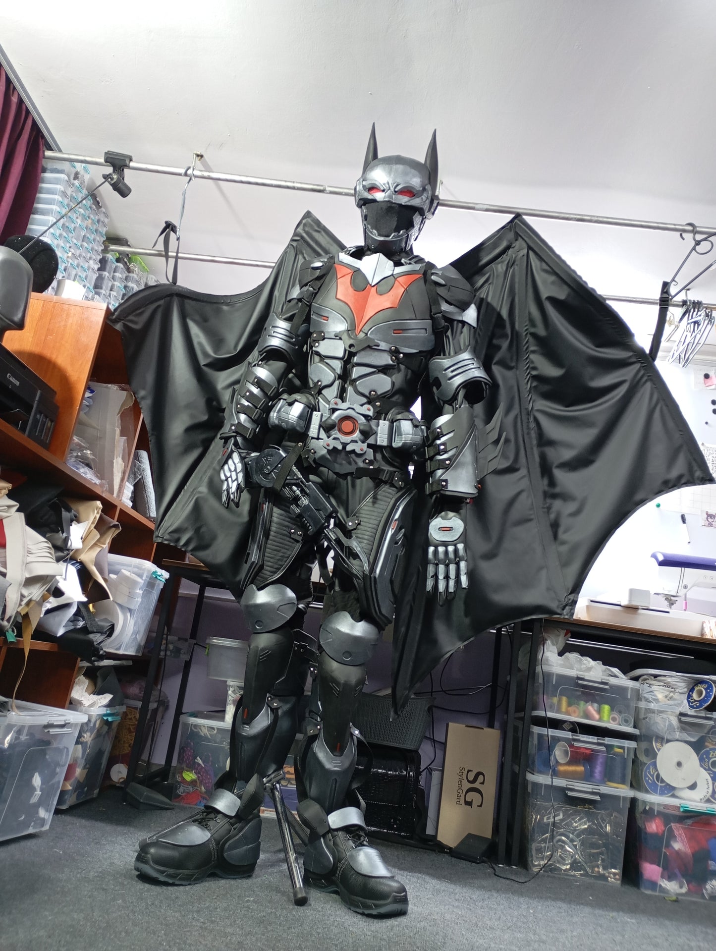 Batman Beyond (Arkham Knight) custom cosplay