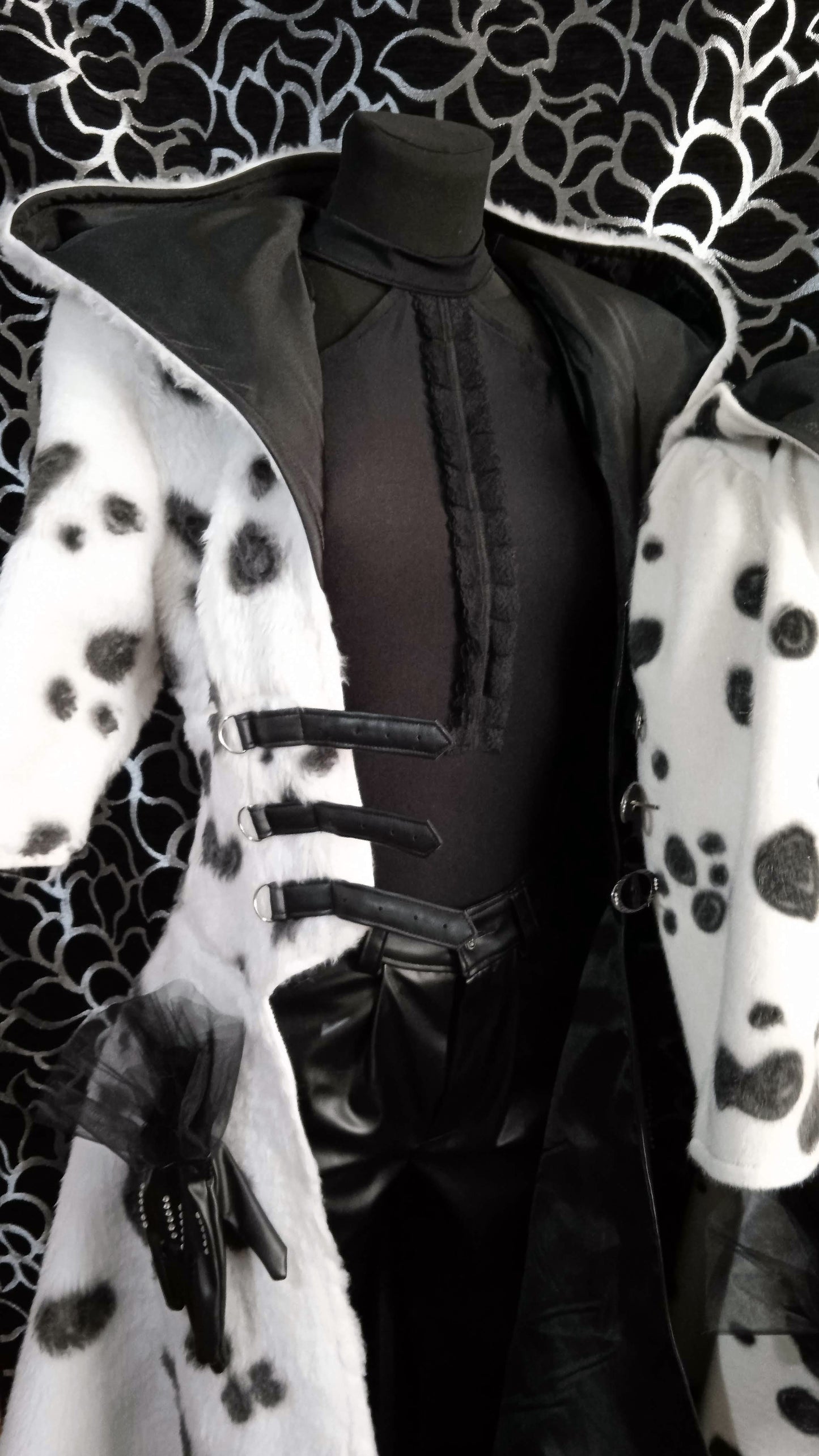 Cruella dalmatian outfit