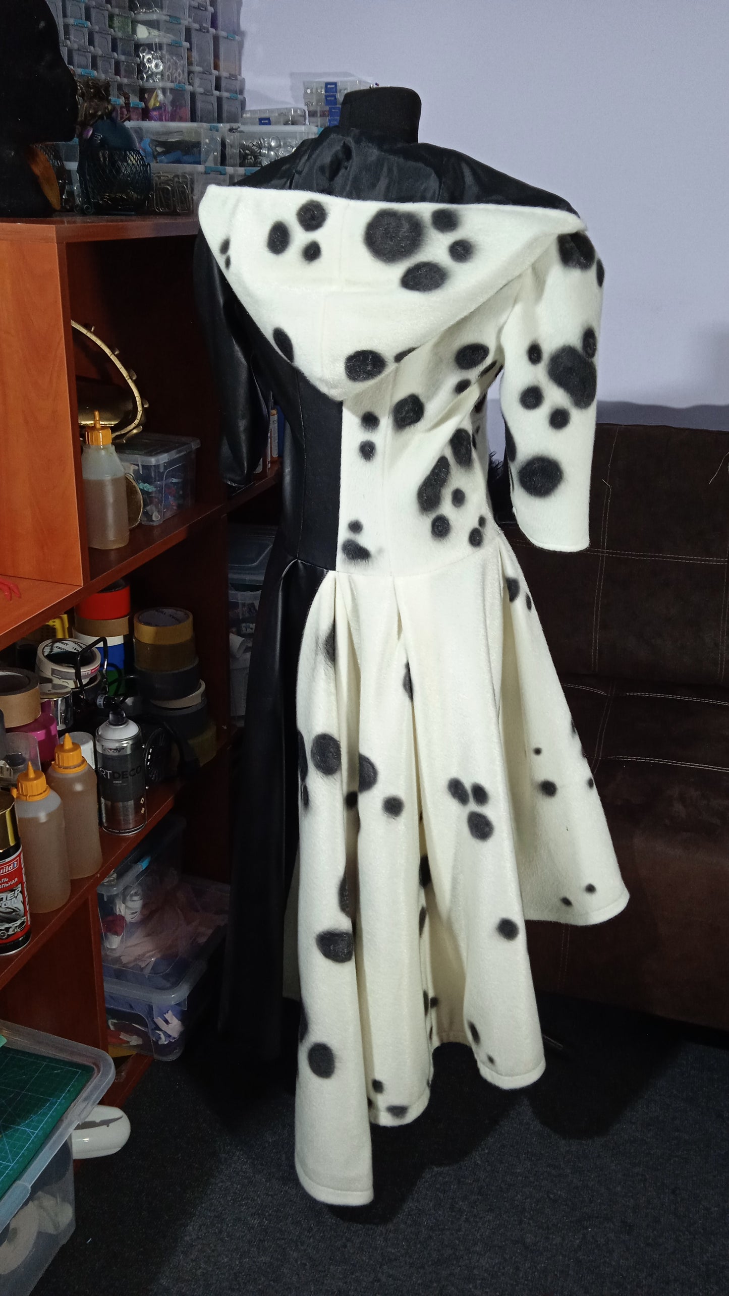 Cosplay Cruella de Vil dalmatian outfit / dalmatian coat short fur