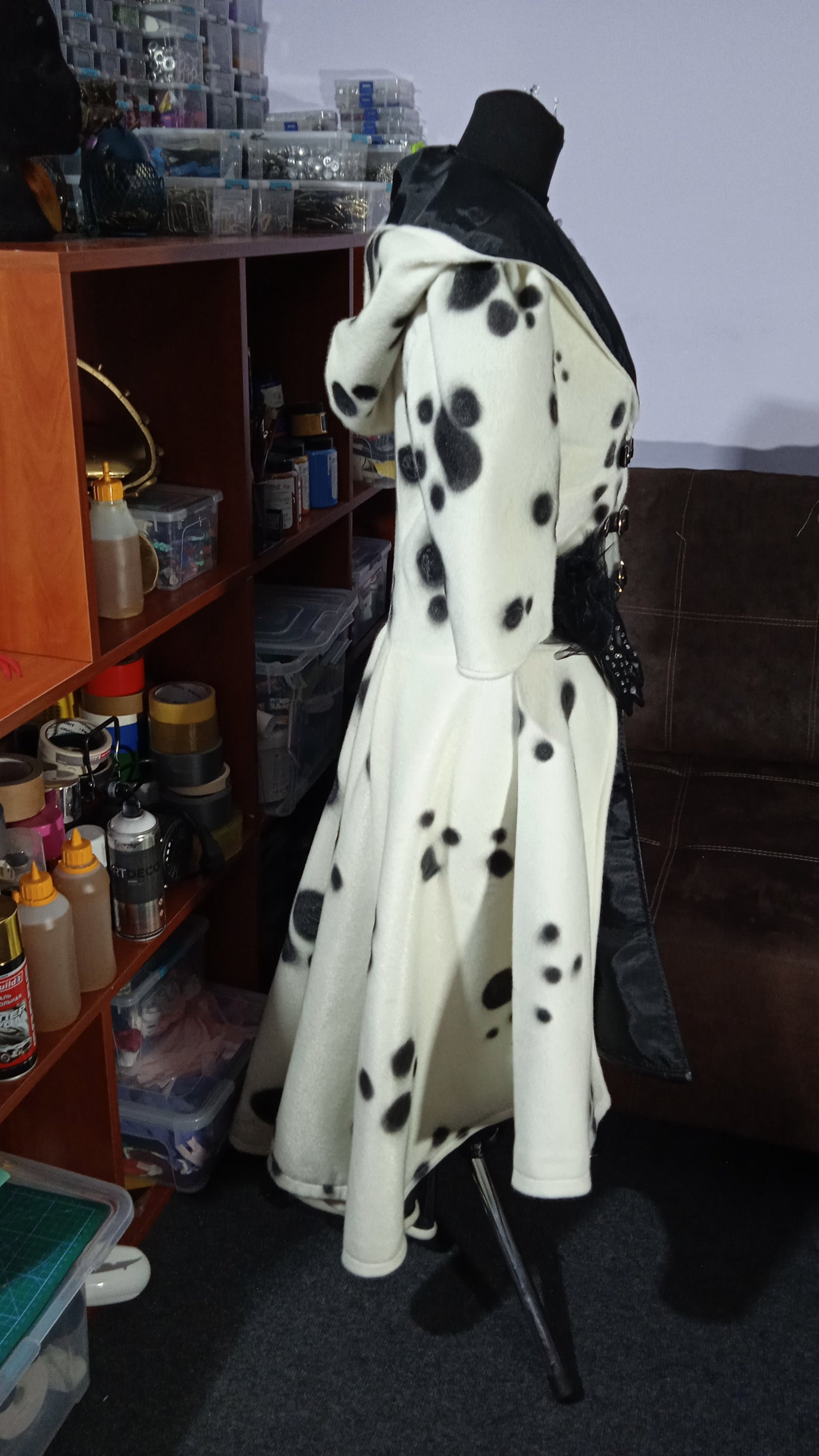 Cosplay Cruella de Vil dalmatian outfit / dalmatian coat short fur
