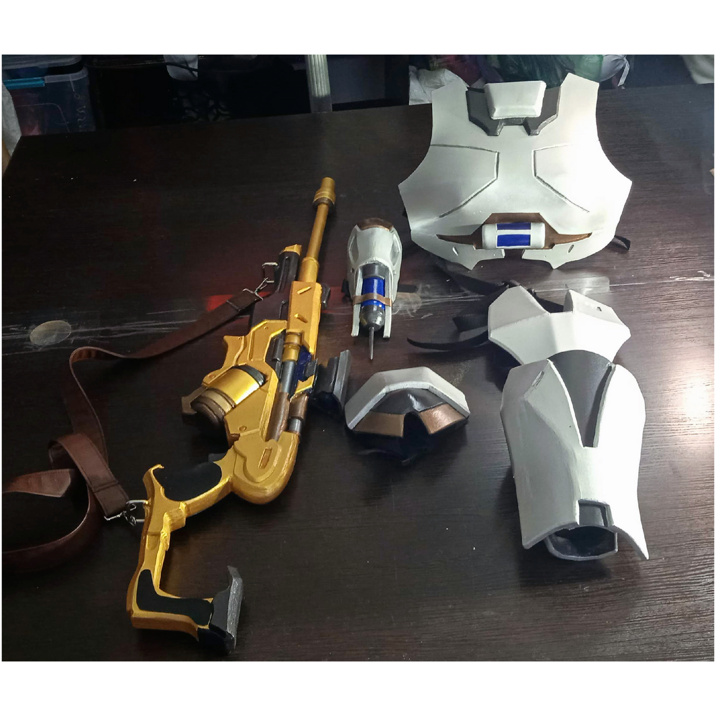 Ana horus Ana Amari weapons and armour