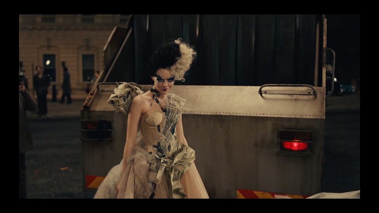 Cosplay Cruella de Vil outfits  / Emma Stone / Cruella trash dress (pre-order)