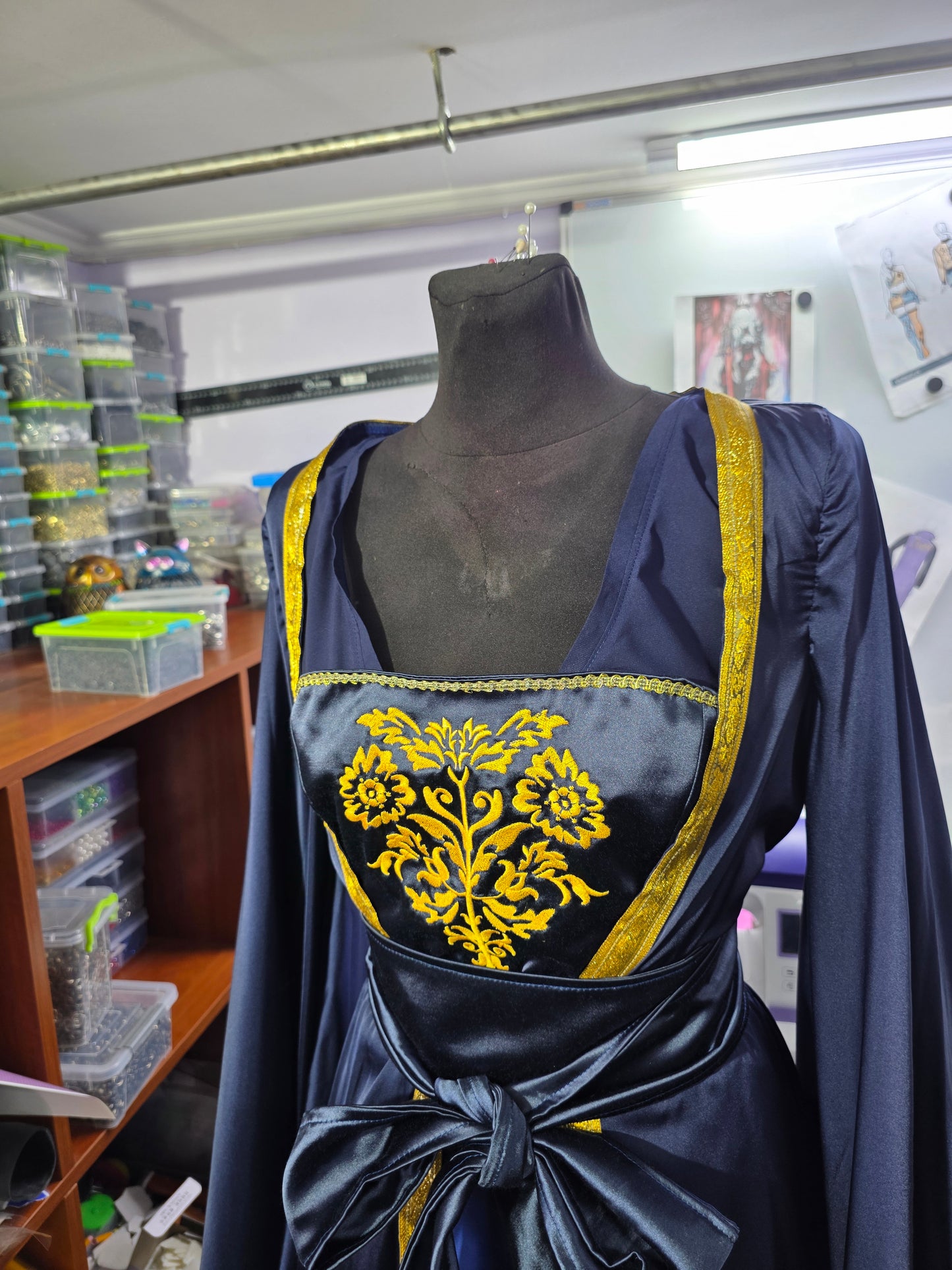 Jinshi from apothecary Diaries female version cosplay outfit (pre-order)