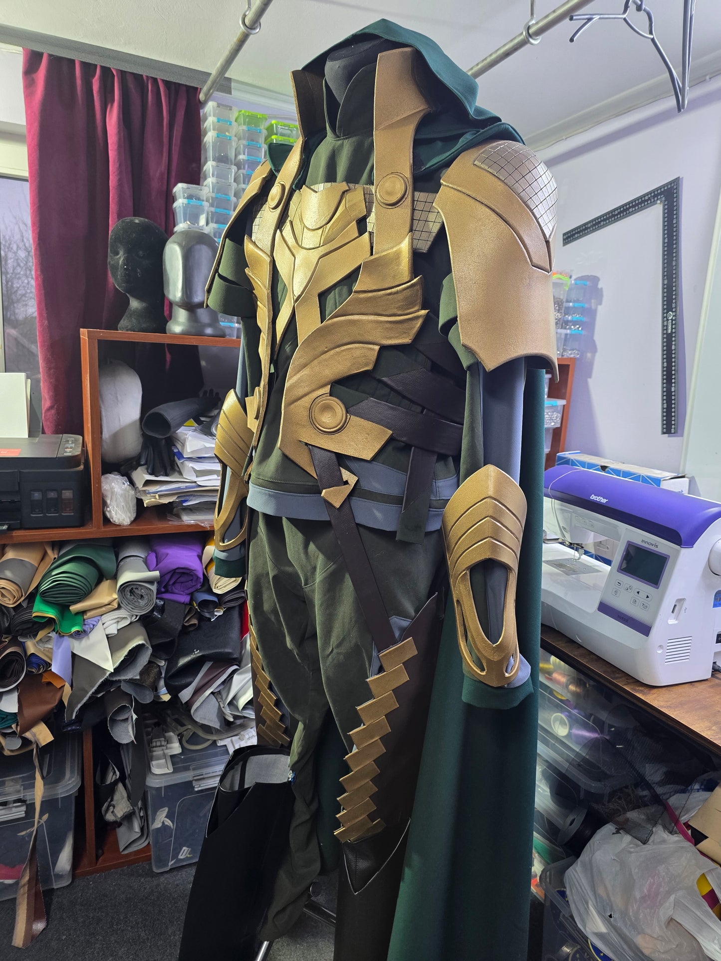 King Loki from 2021 MCU cosplay outfit