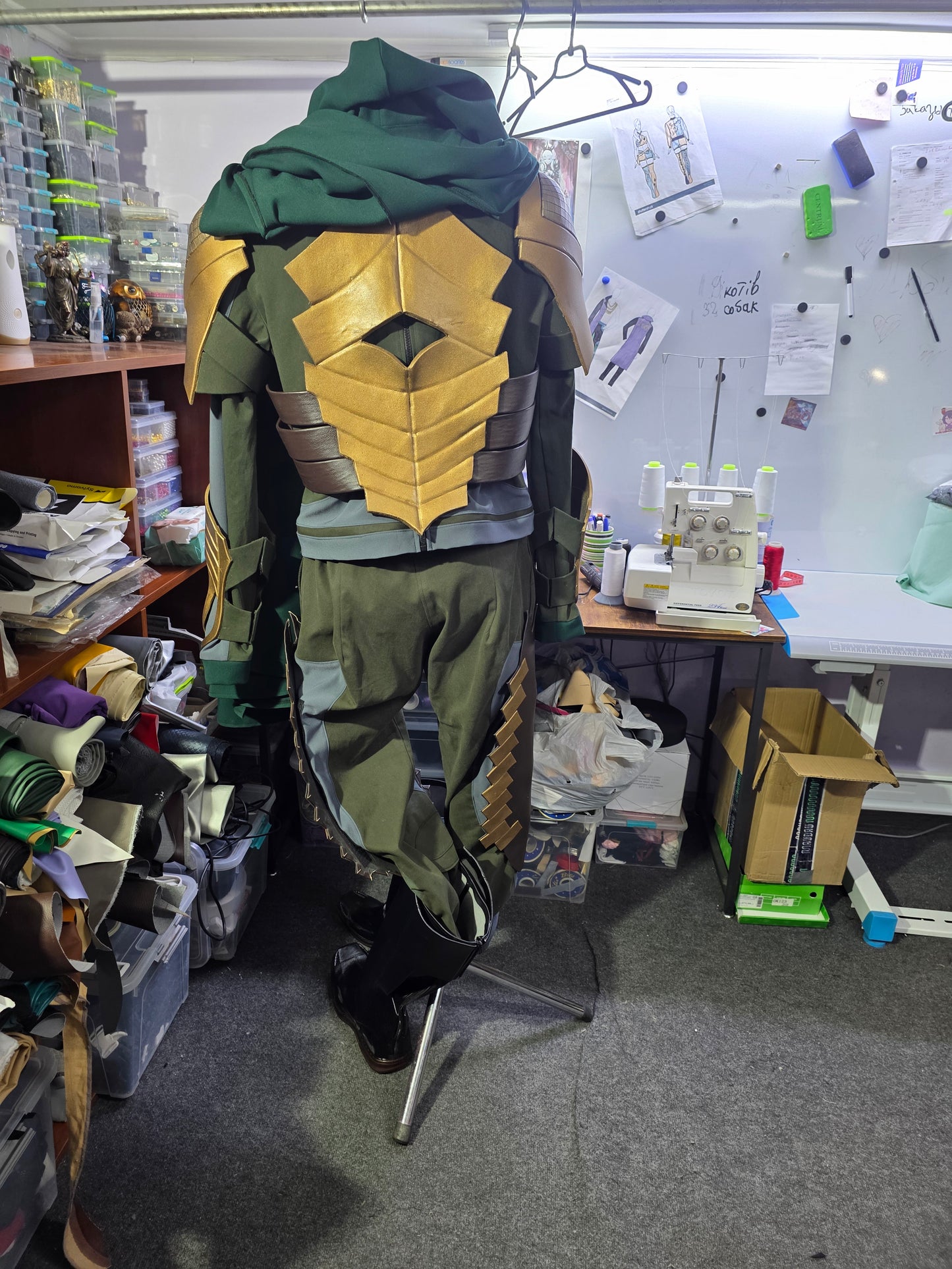 King Loki from 2021 MCU cosplay outfit