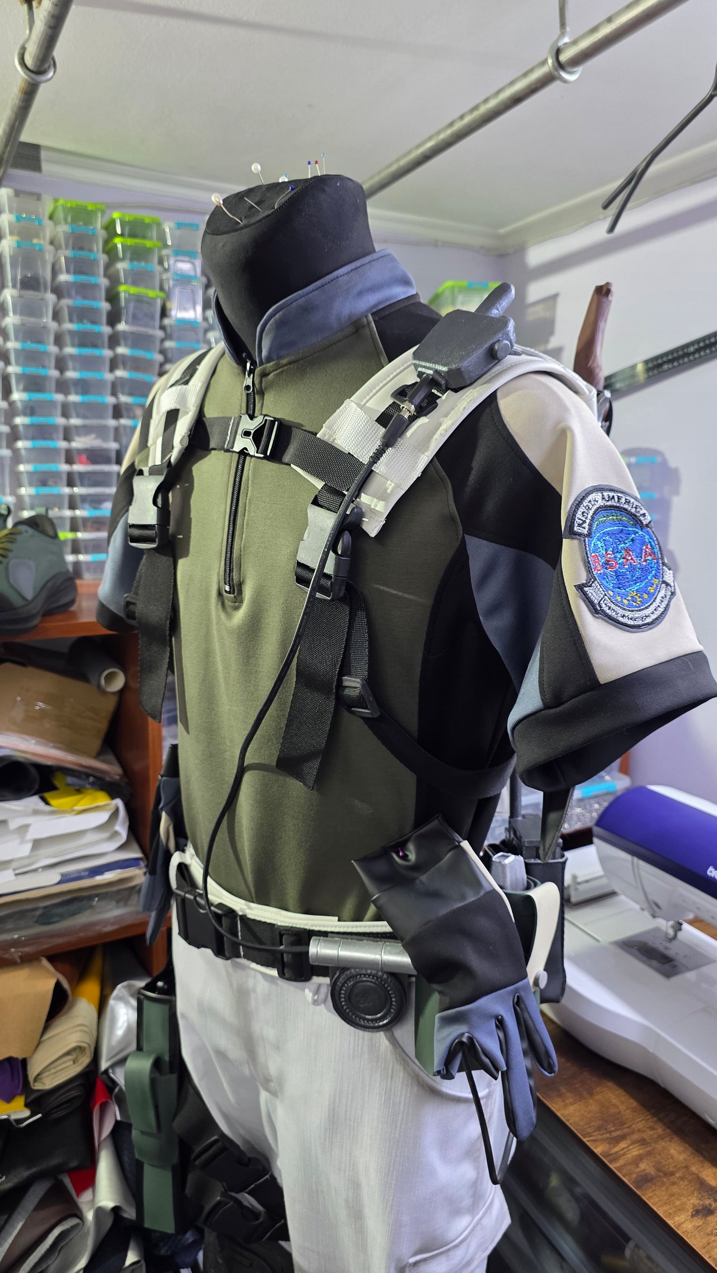 Chris redfield from resident evil 5 cosplay outfit