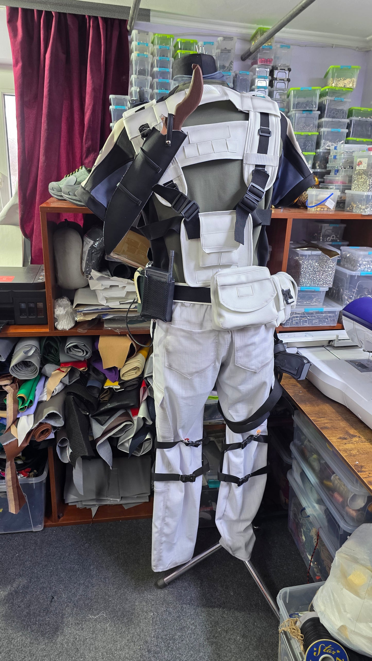 Chris redfield from resident evil 5 cosplay outfit