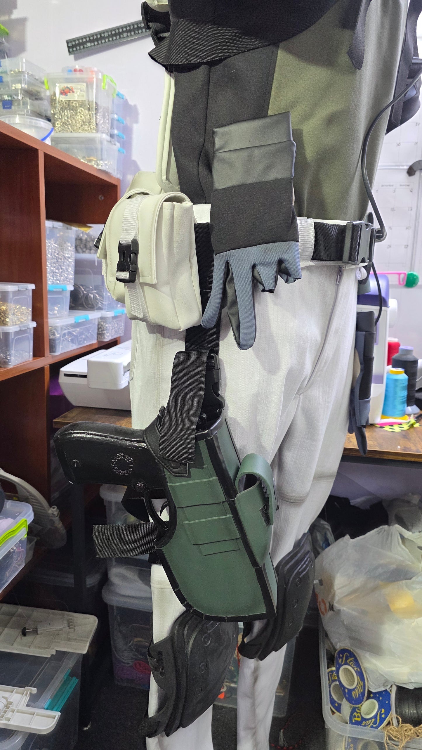 Chris redfield from resident evil 5 cosplay outfit