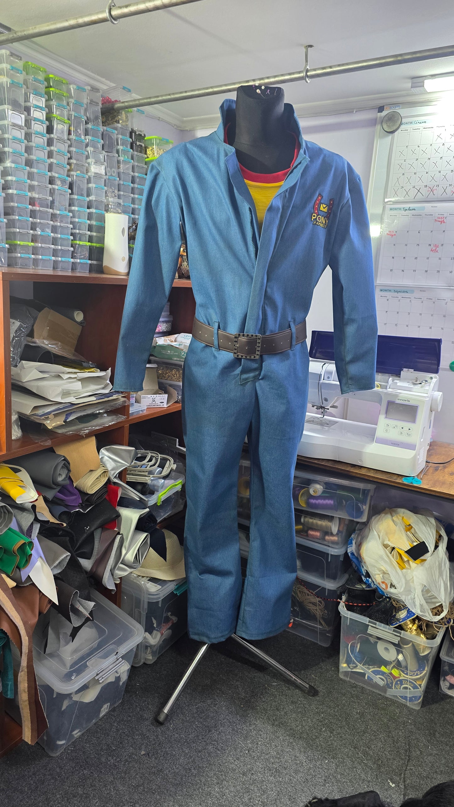 Curly cosplay outfit pony express