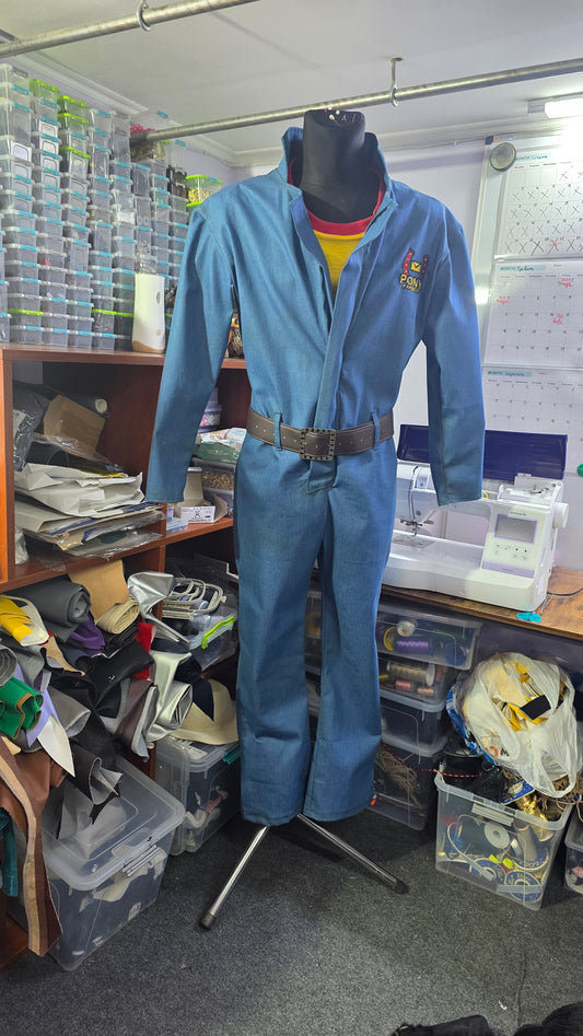 Curly cosplay outfit pony express