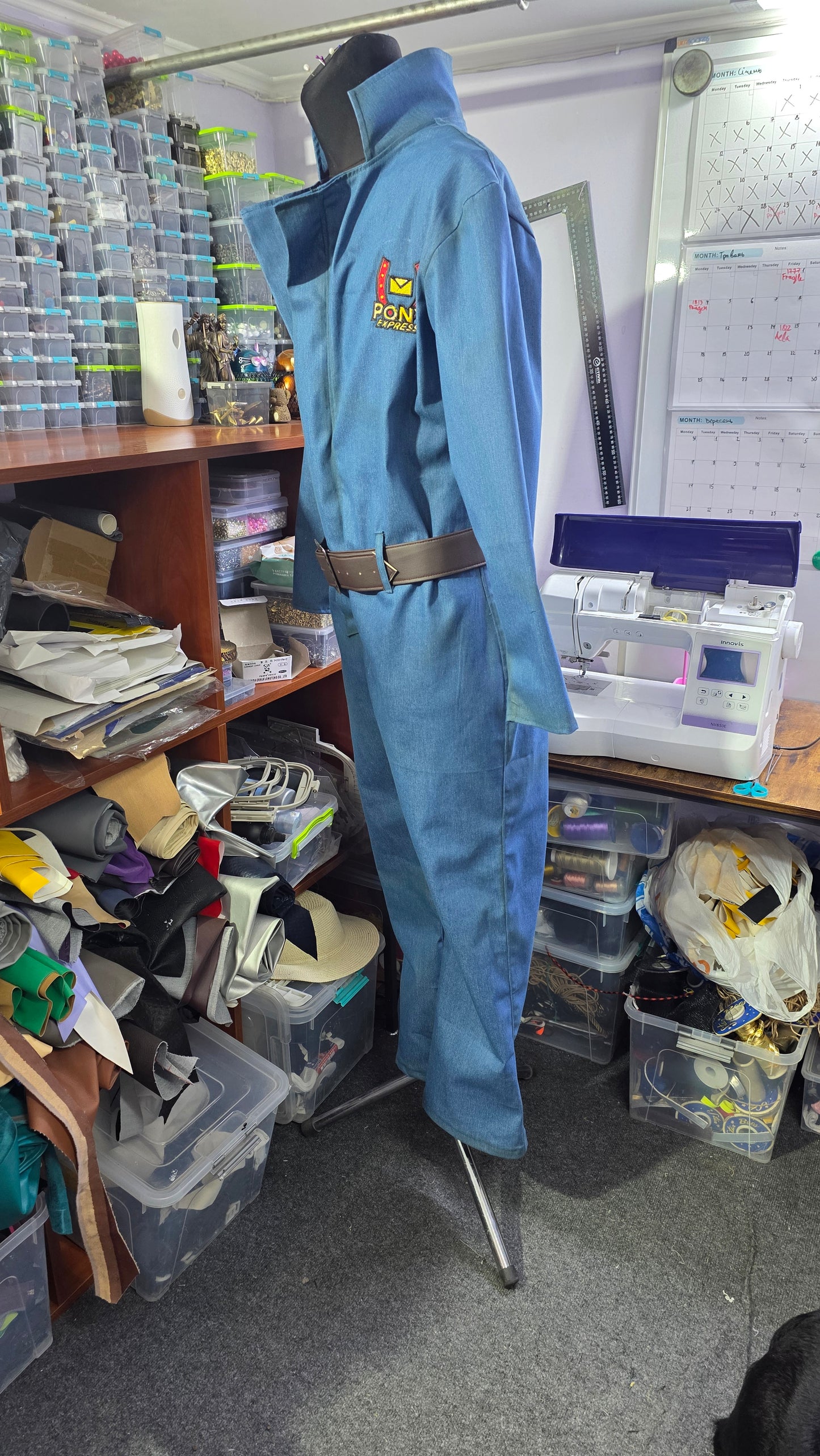 Curly cosplay outfit pony express