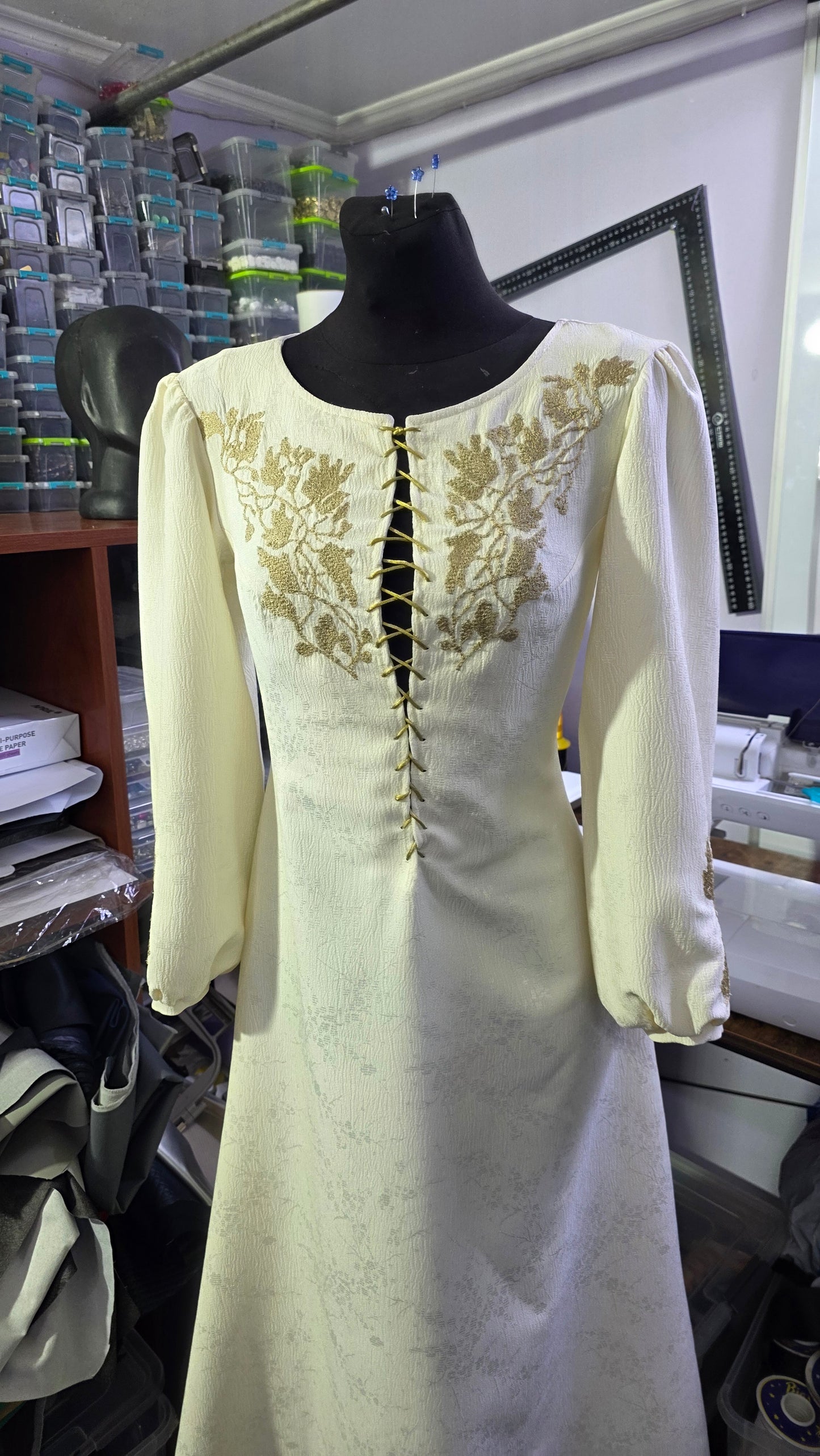 Helaena Targaryen nightgown cosplay