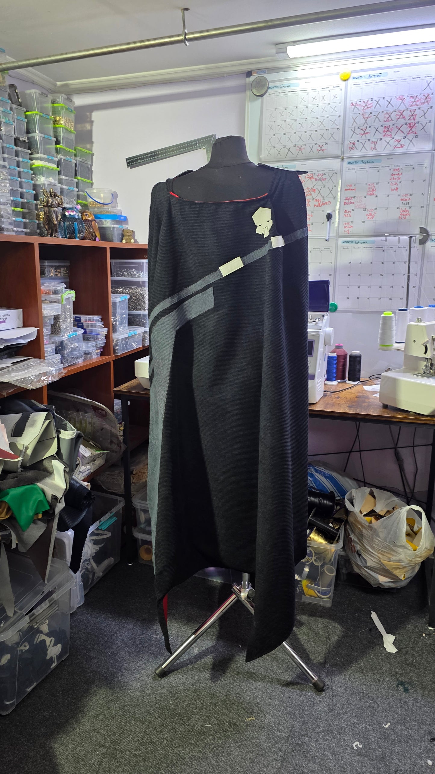 COVER OF DARKNESS CAPE – Helldivers 2