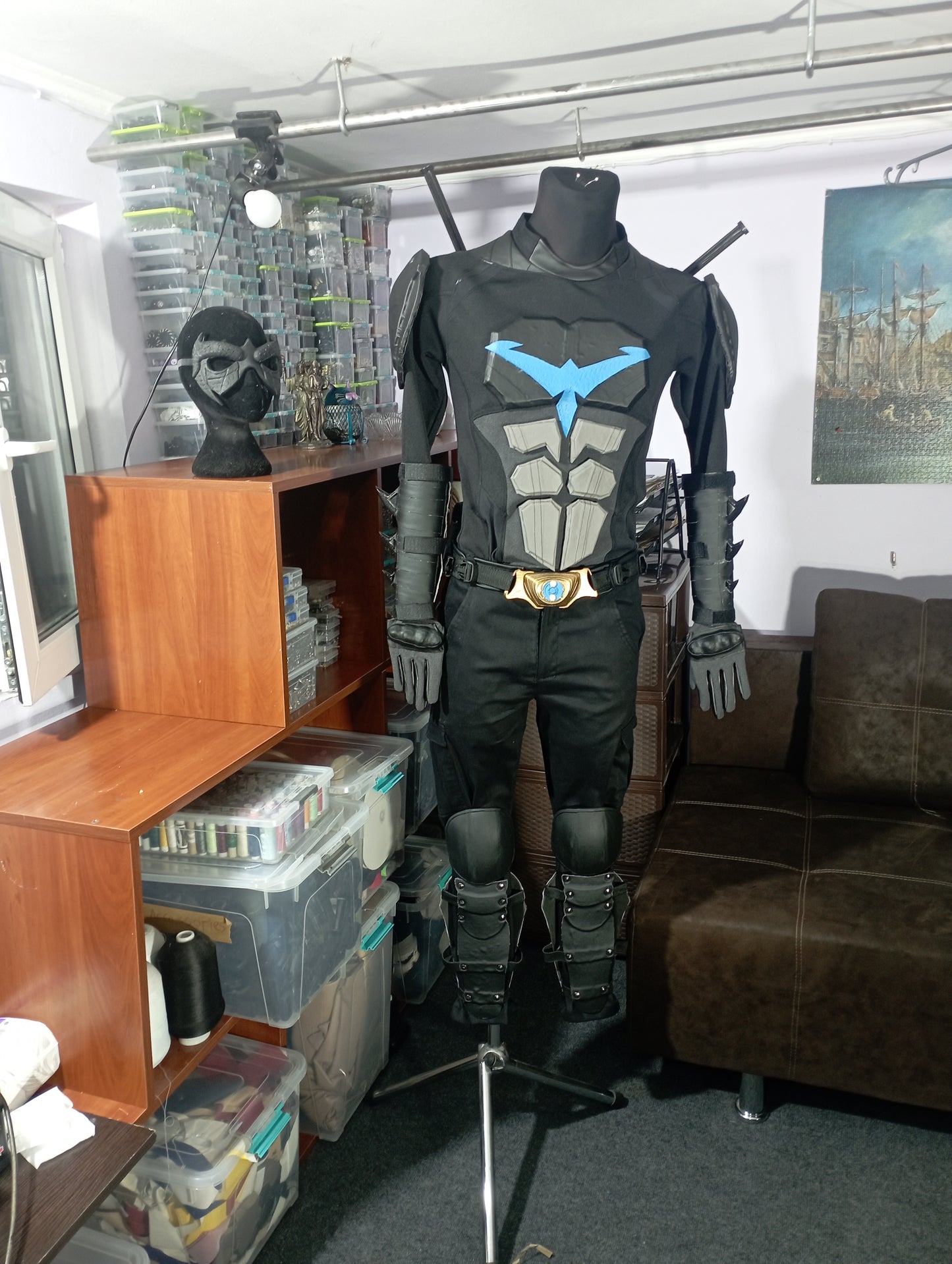 Nightwing cosplay in young justice colours