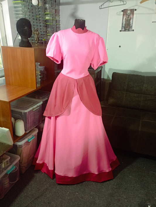 Princess Peach cosplay outfit / game cosplay