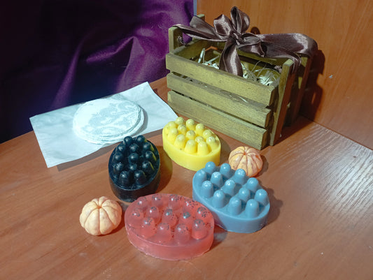 Gift box with natural soap organised in wooden box+reusable cotton pads