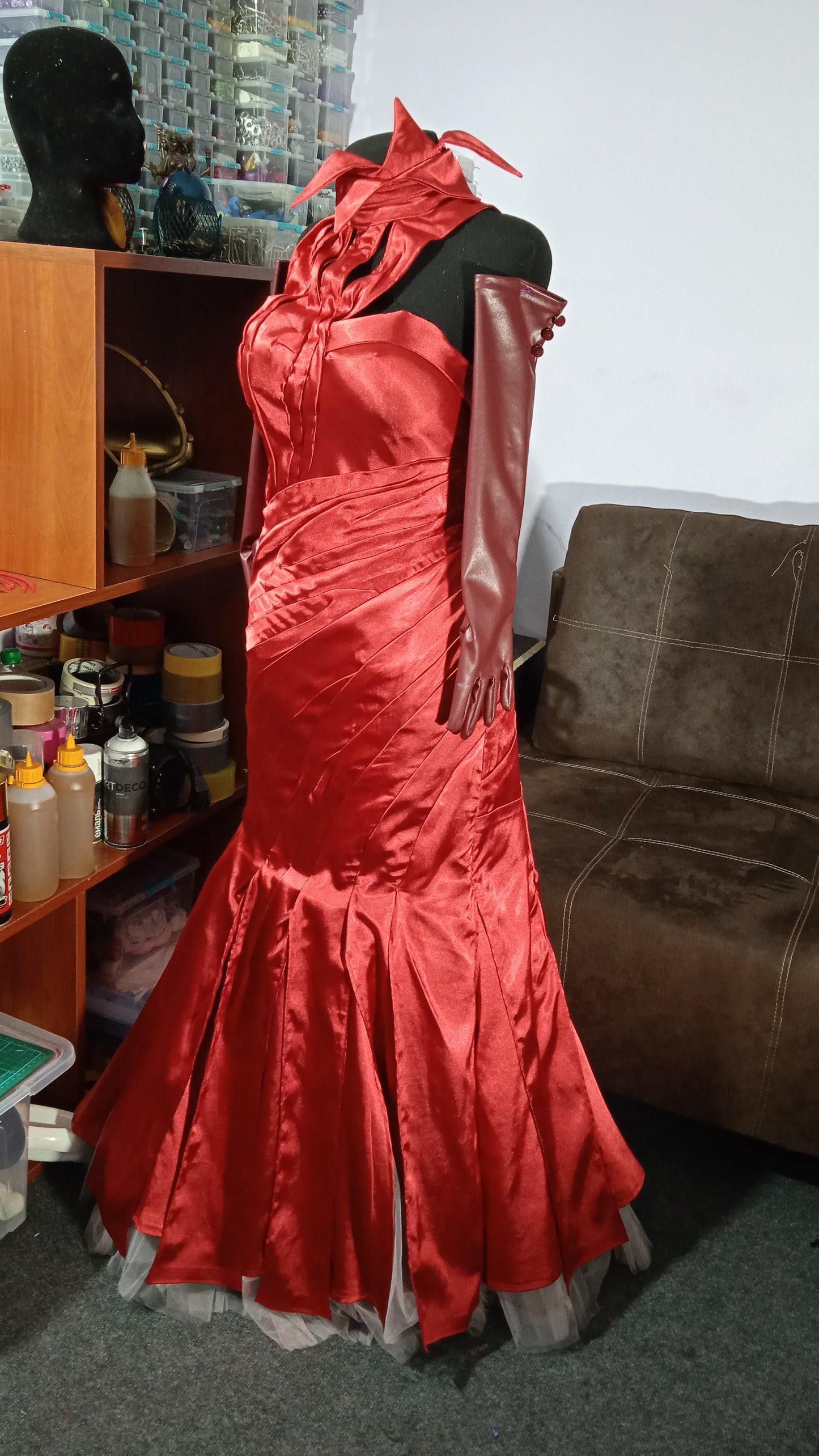 Cosplay Cruella de Vil outfits  / Emma Stone / red dress / evening dress / red evening dress
