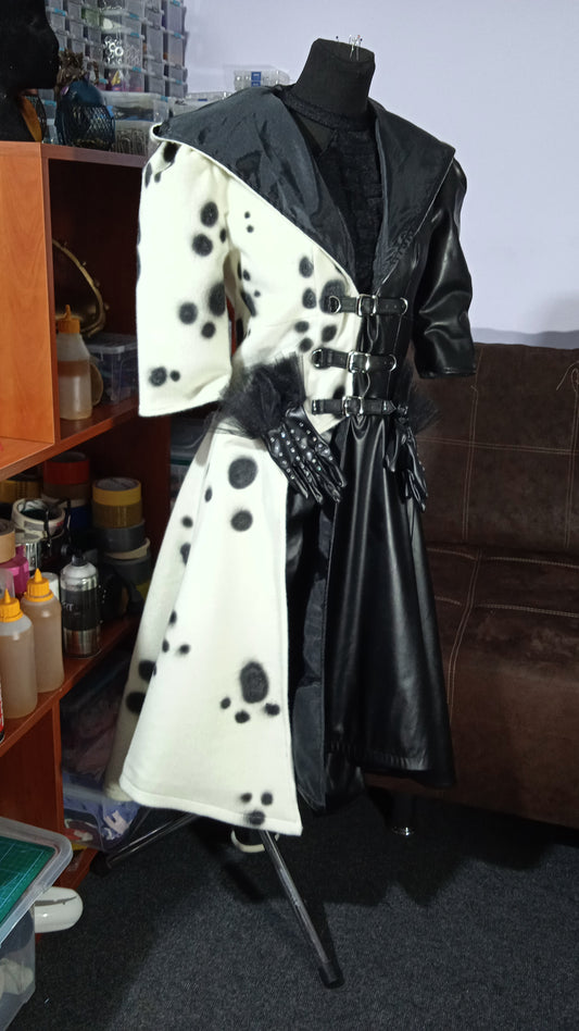 Cosplay Cruella de Vil dalmatian outfit / dalmatian coat short fur